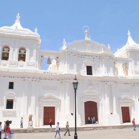 Hostal Harvest House León المظهر الخارجي الصورة