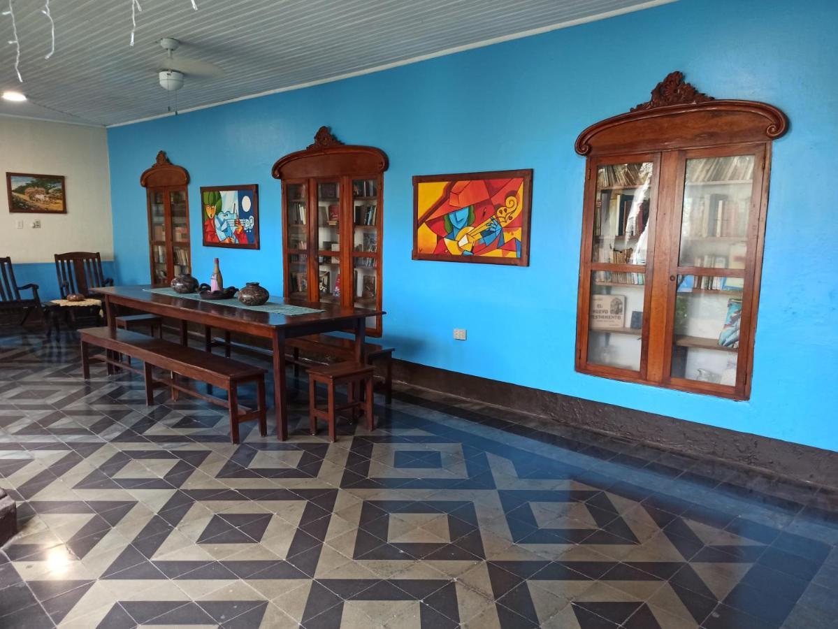 Hostal Harvest House León المظهر الخارجي الصورة