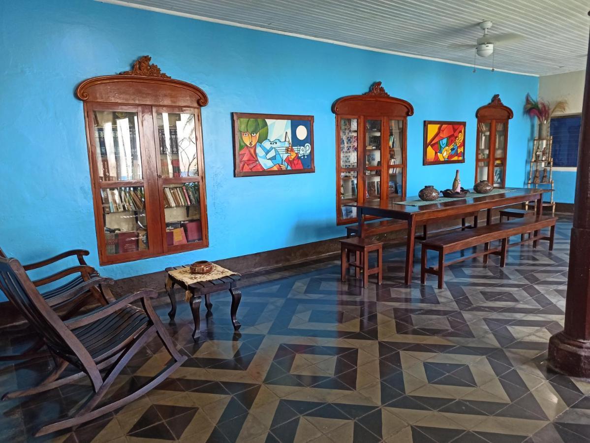 Hostal Harvest House León المظهر الخارجي الصورة