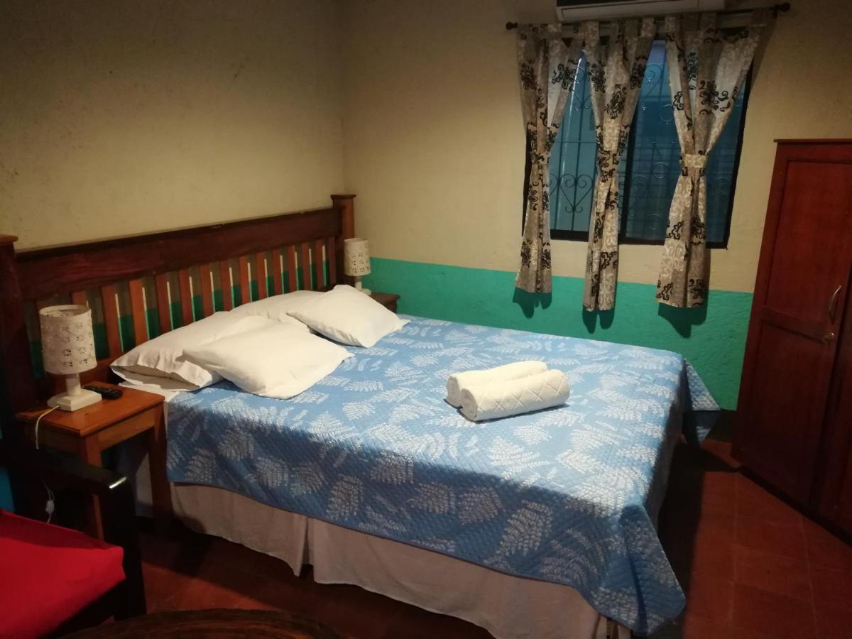 Hostal Harvest House León المظهر الخارجي الصورة