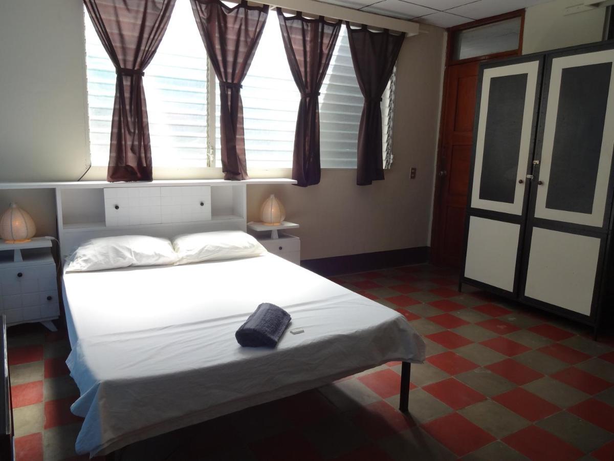 Hostal Harvest House León المظهر الخارجي الصورة