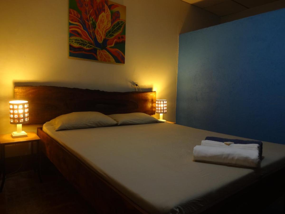 Hostal Harvest House León المظهر الخارجي الصورة