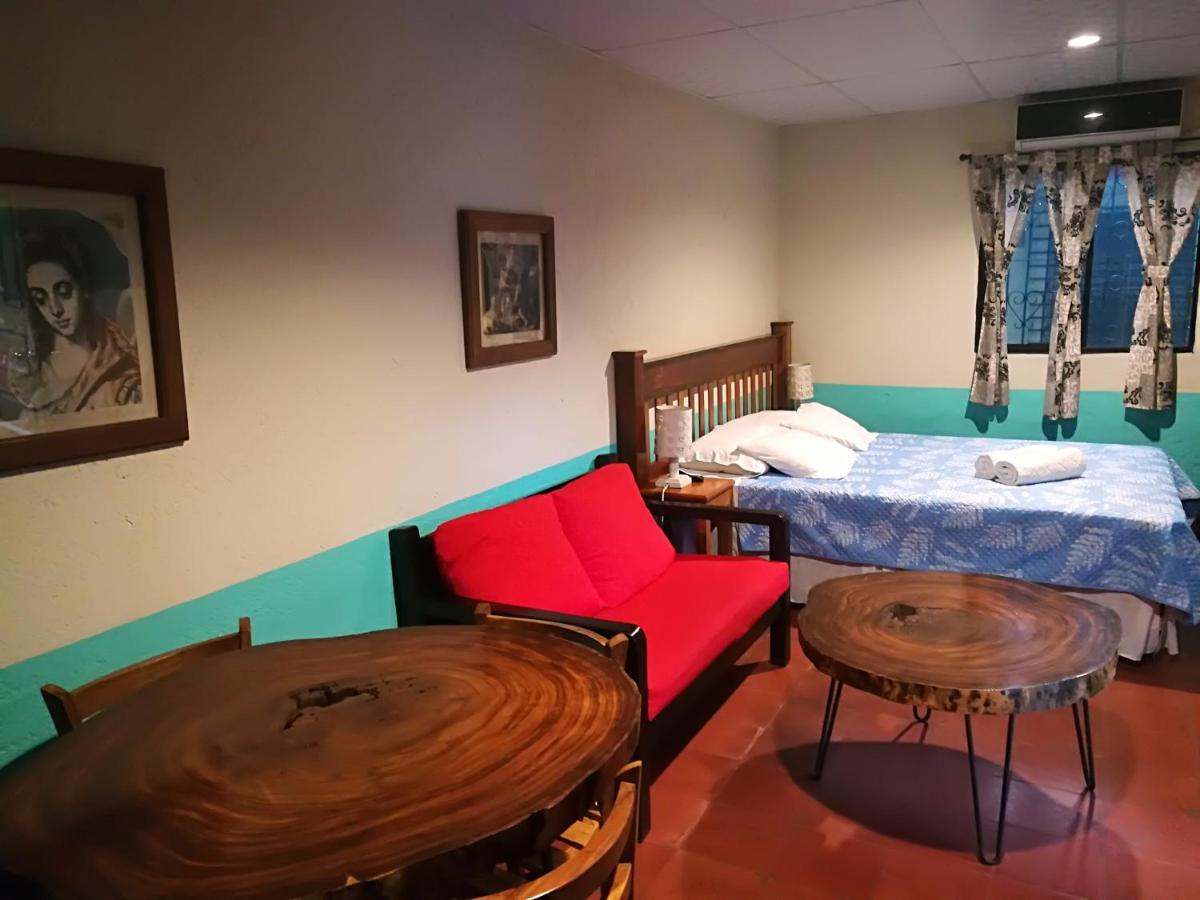 Hostal Harvest House León المظهر الخارجي الصورة